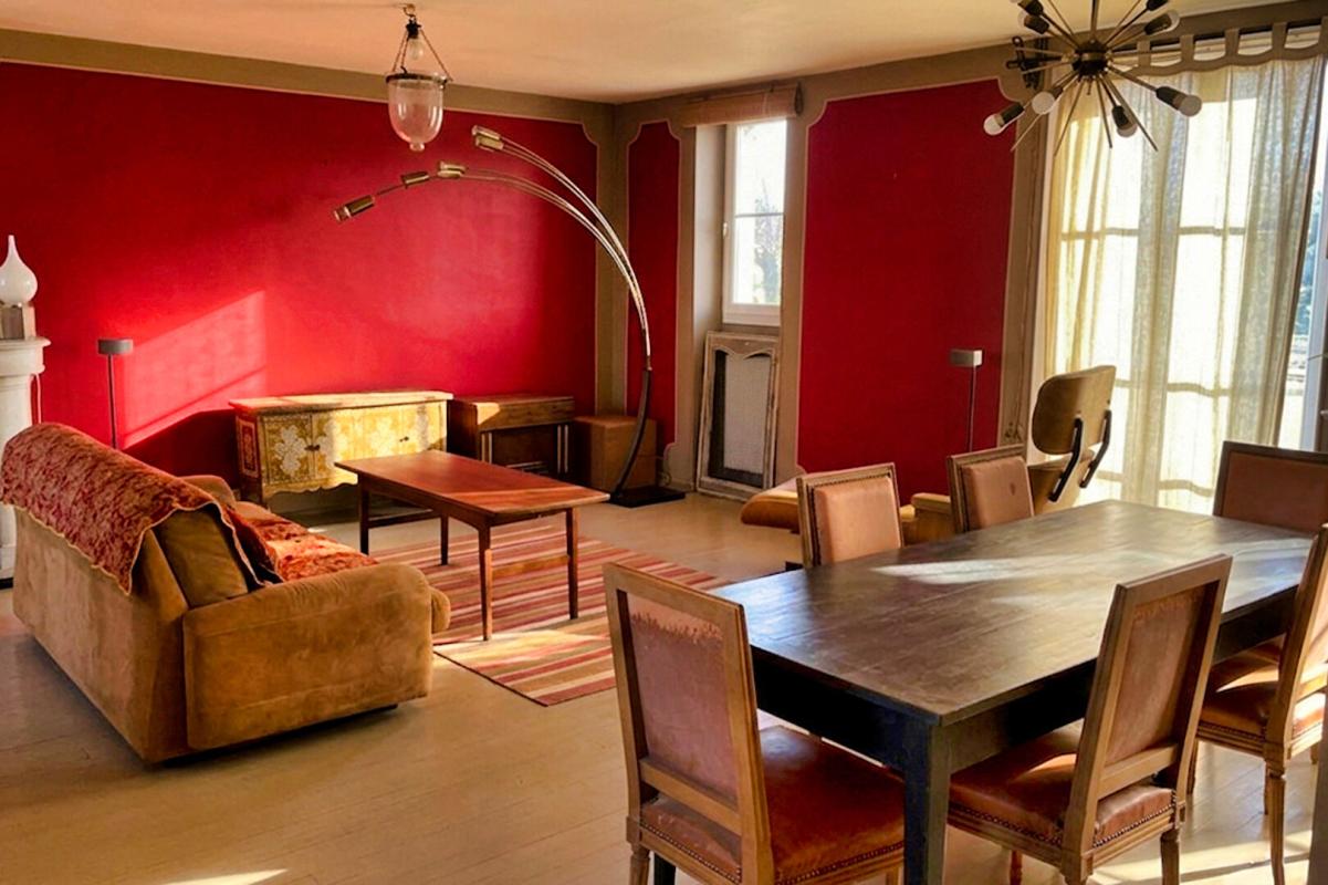 4 bedroom t6 et plus in St Jean D Angely, Charente-Maritime, France