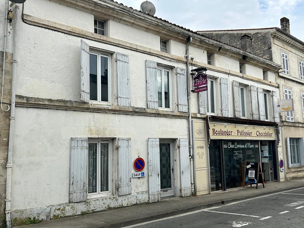 6 bedroom maison in Saint Jean D Angely, Charente-Maritime, France
