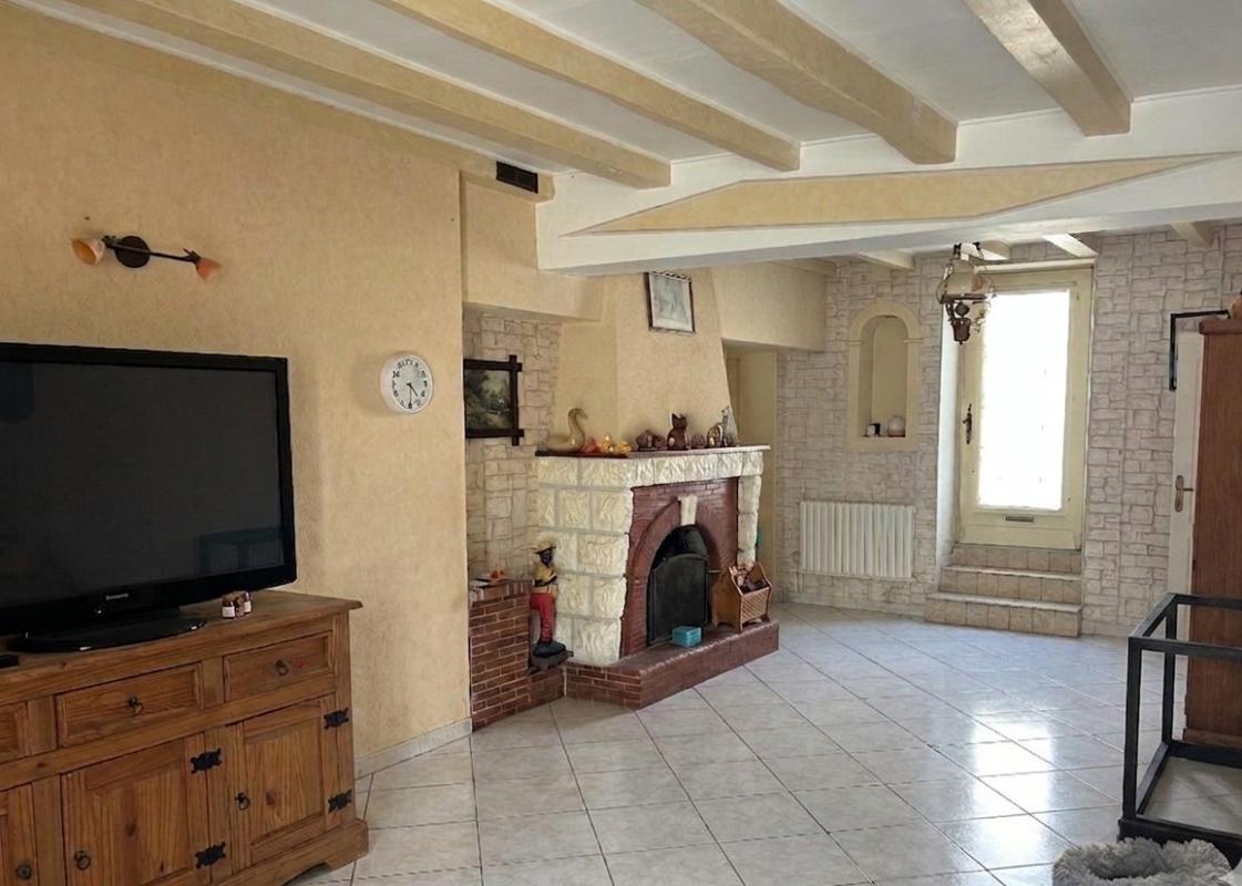 6 bedroom maison in Saint Jean D Angely, Charente-Maritime, France