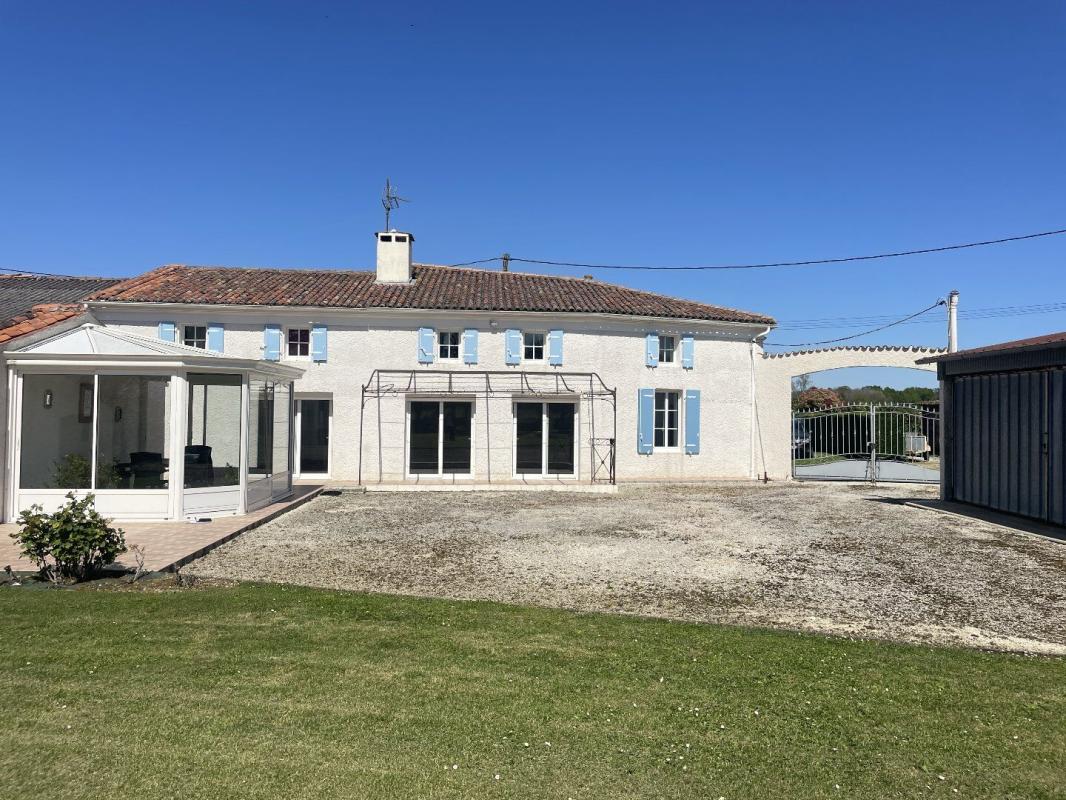 3 bedroom propriete in Saint Sulpice D’arnoult, Charente-Maritime, France