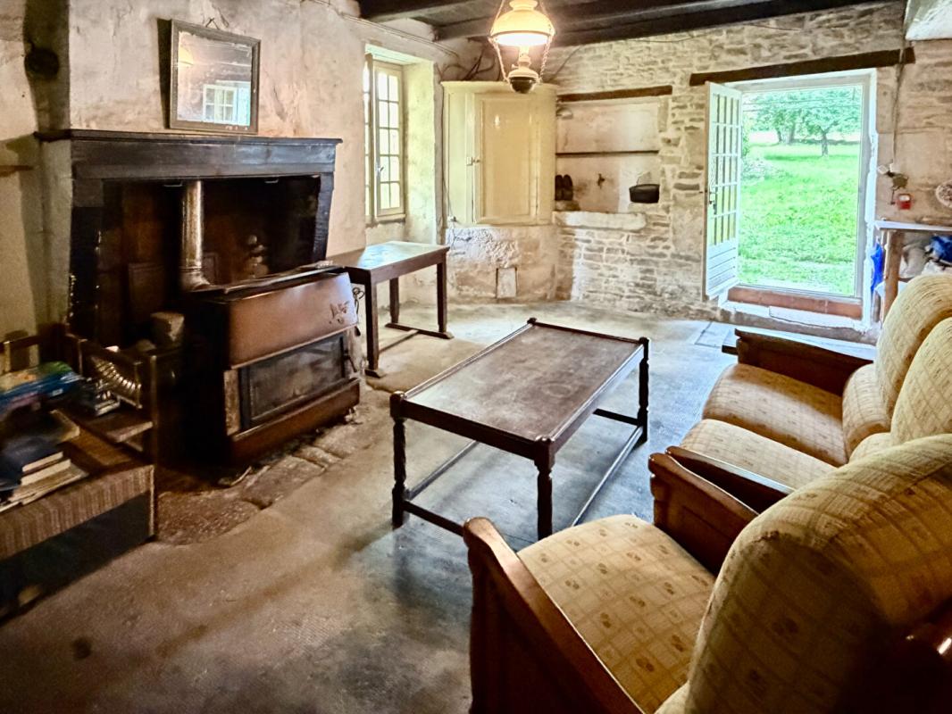 3 bedroom maison a renover in Chize, Deux-Sèvres, France