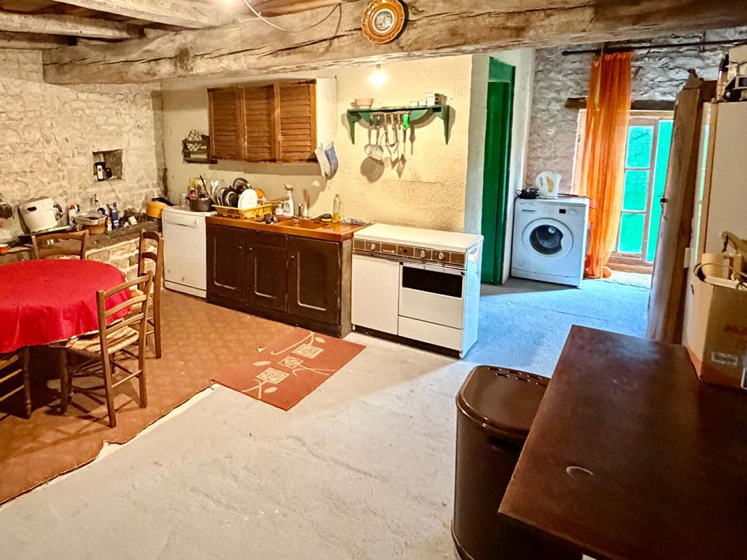 3 bedroom maison a renover in Chize, Deux-Sèvres, France