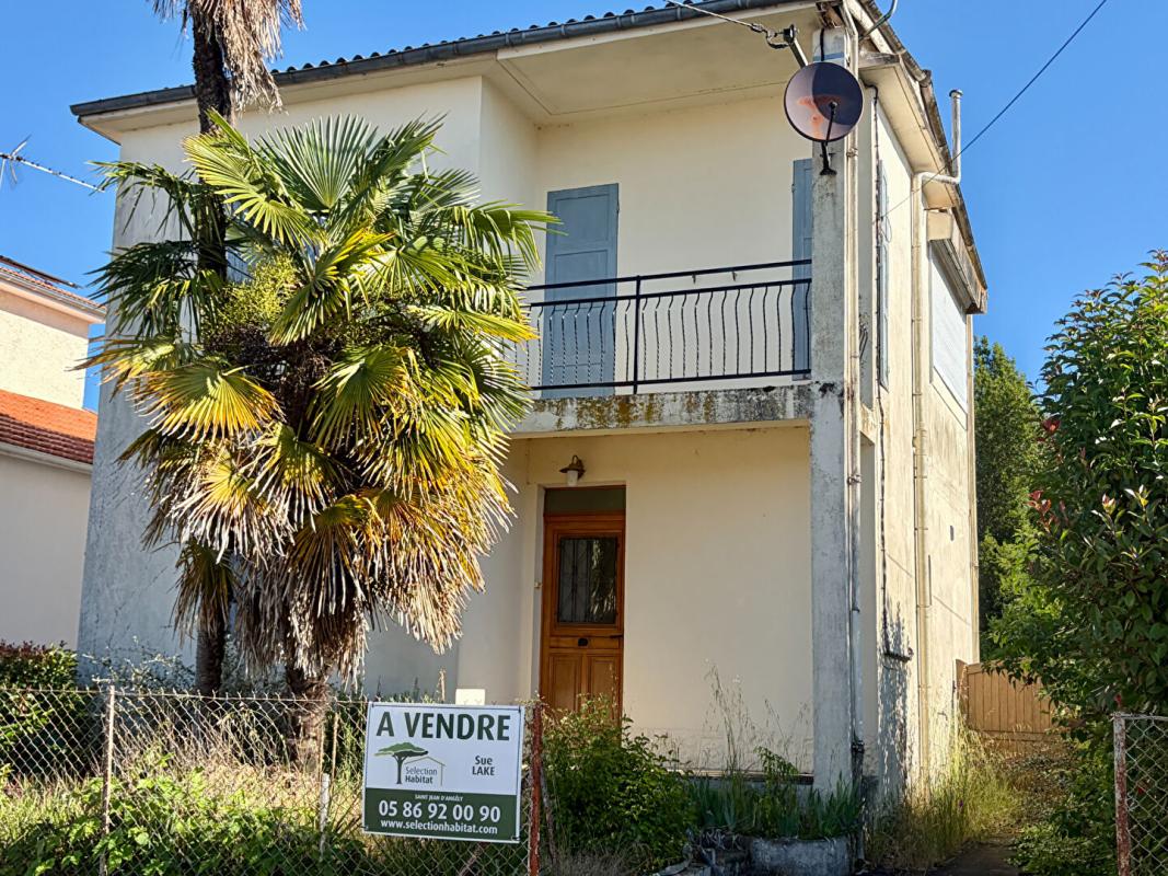 3 bedroom maison de ville in St Jean D Angely, Charente-Maritime, France