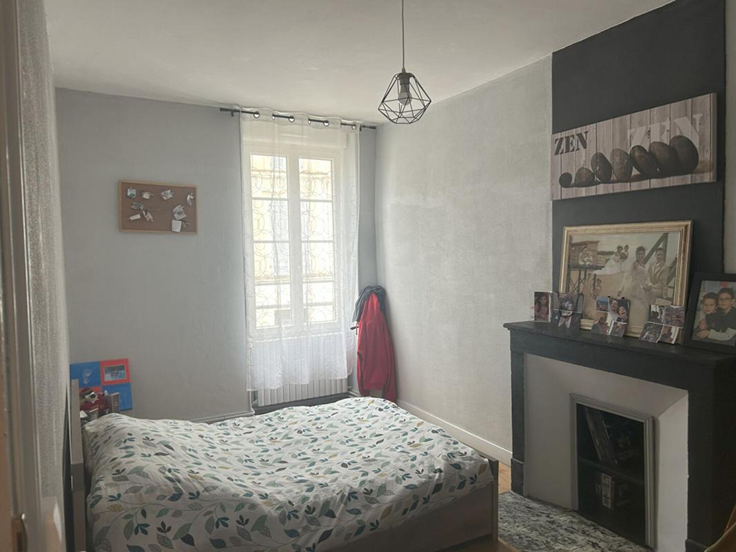 6 bedroom maison de ville in Saint Jean D Angely, Charente-Maritime, France