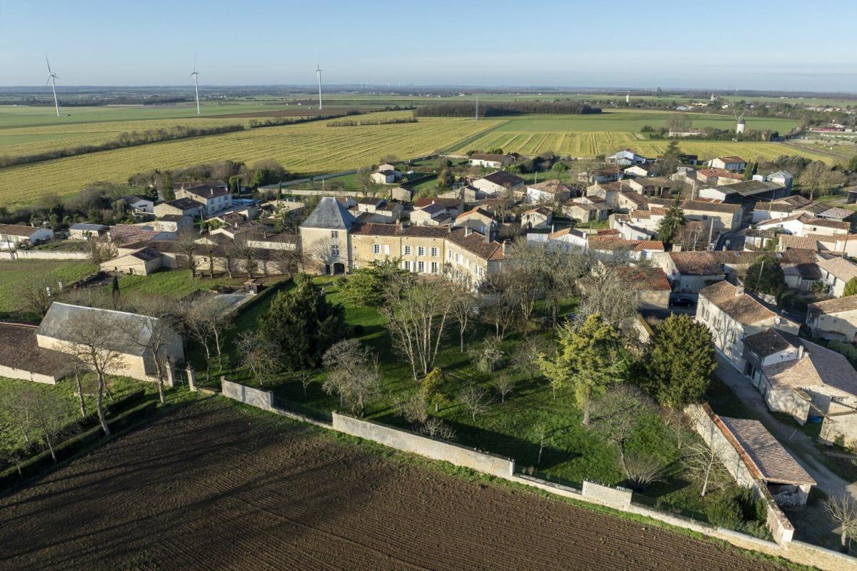 10 bedroom chateau in Beauvoir Sur Niort, Deux-Sèvres, France