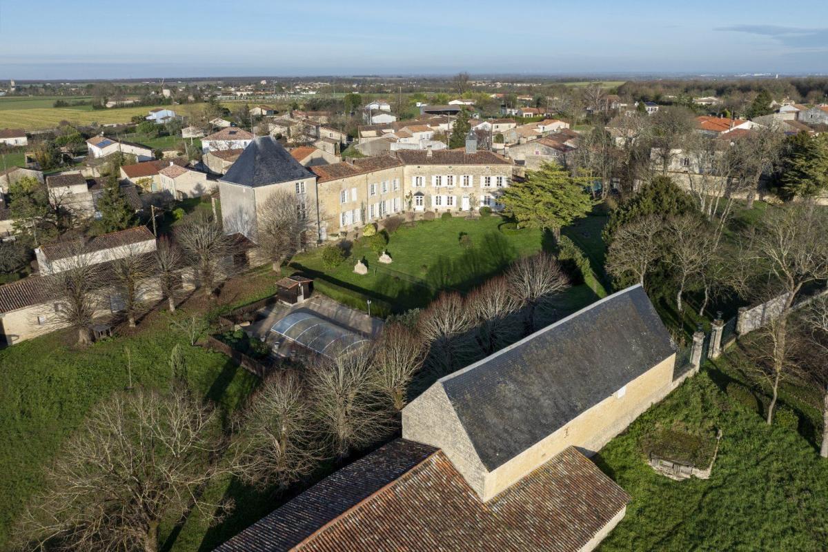 10 bedroom chateau in Beauvoir Sur Niort, Deux-Sèvres, France