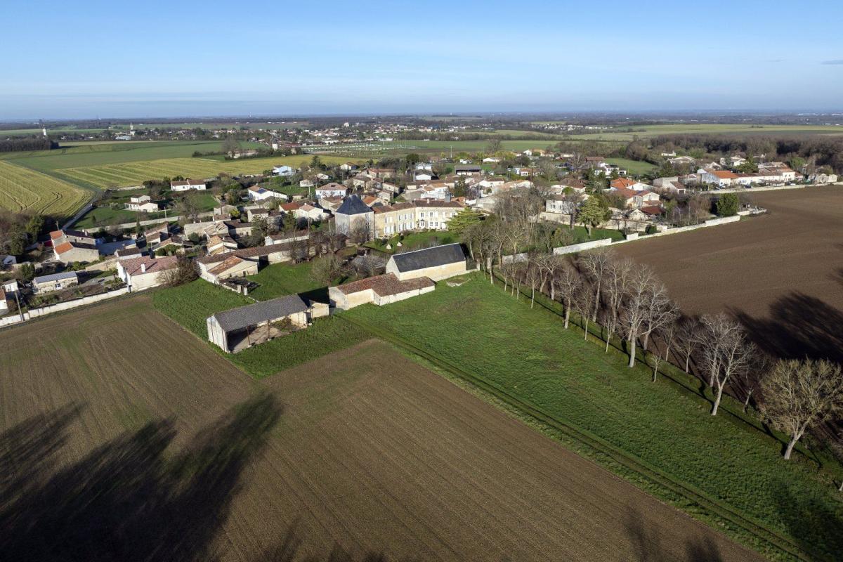 10 bedroom chateau in Beauvoir Sur Niort, Deux-Sèvres, France