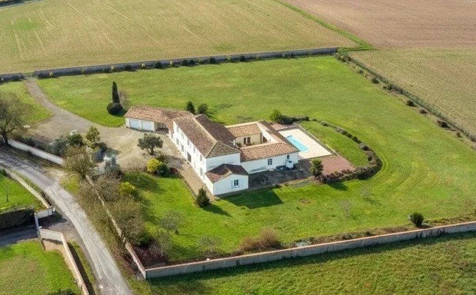 5 bedroom maison d’architecte in Essouvert, Charente-Maritime, France