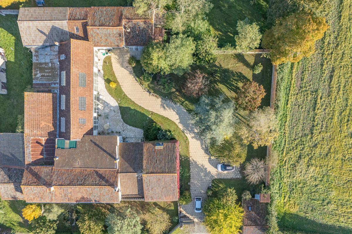 6 bedroom propriete in Saint Mard, Charente-Maritime, France