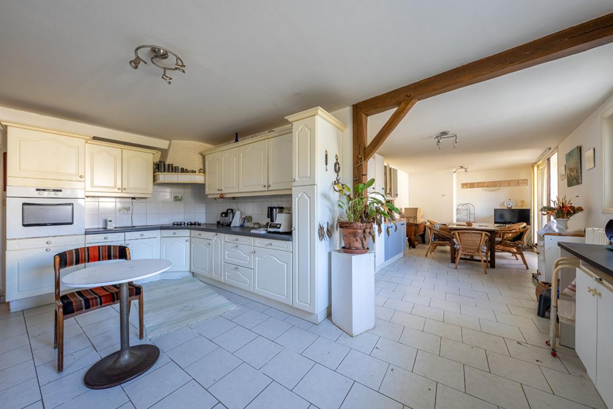 6 bedroom propriete in Saint Mard, Charente-Maritime, France