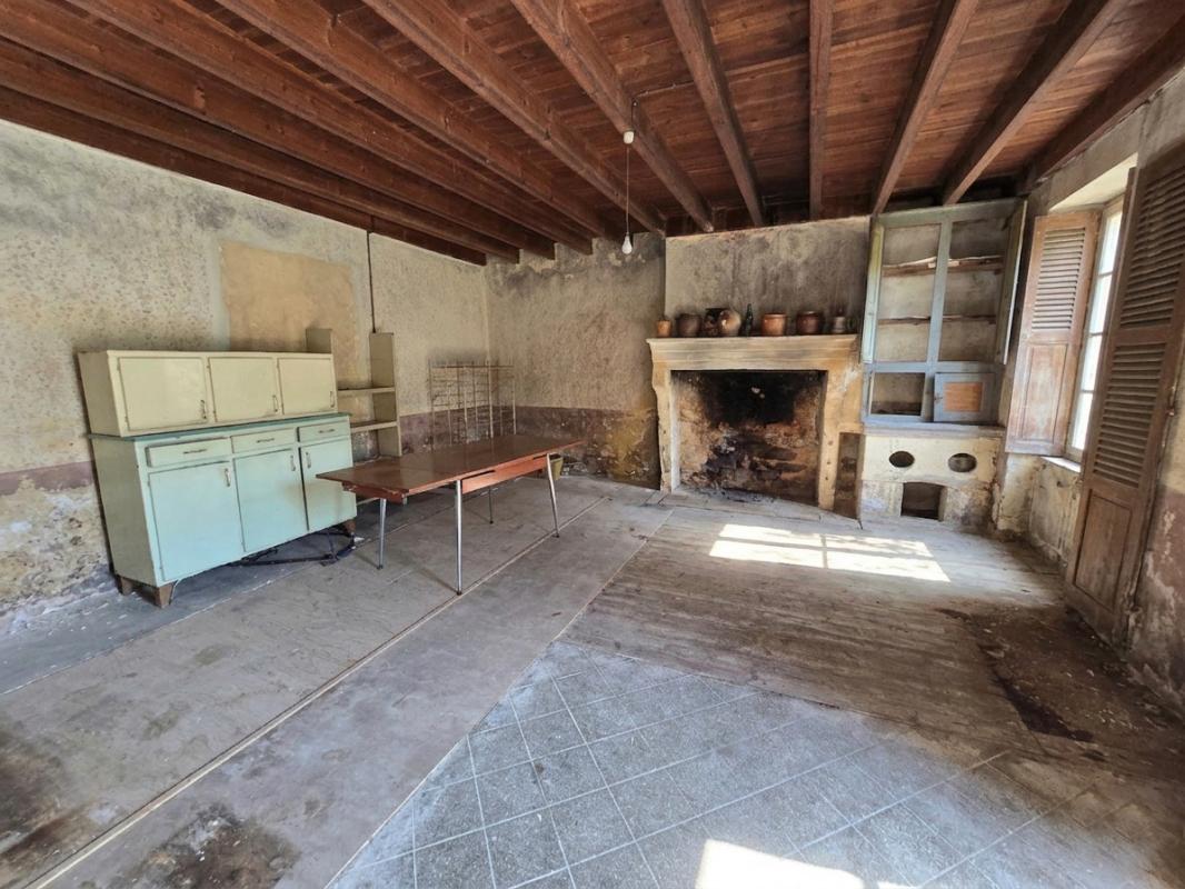 3 bedroom maison de village in Lozay, Charente-Maritime, France