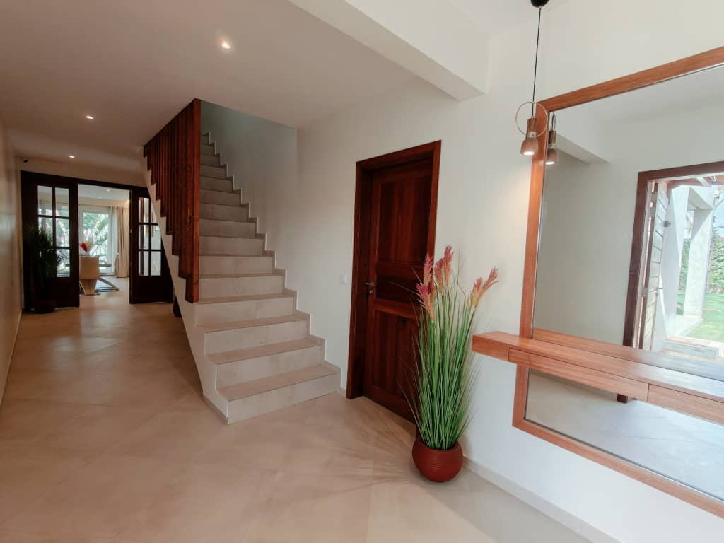 5 bedroom maison neuve in Ngaparou, Sénégal