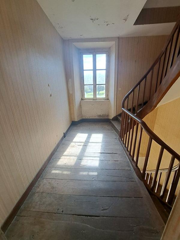 5 bedroom maison de village in Benayes, Corrèze, France