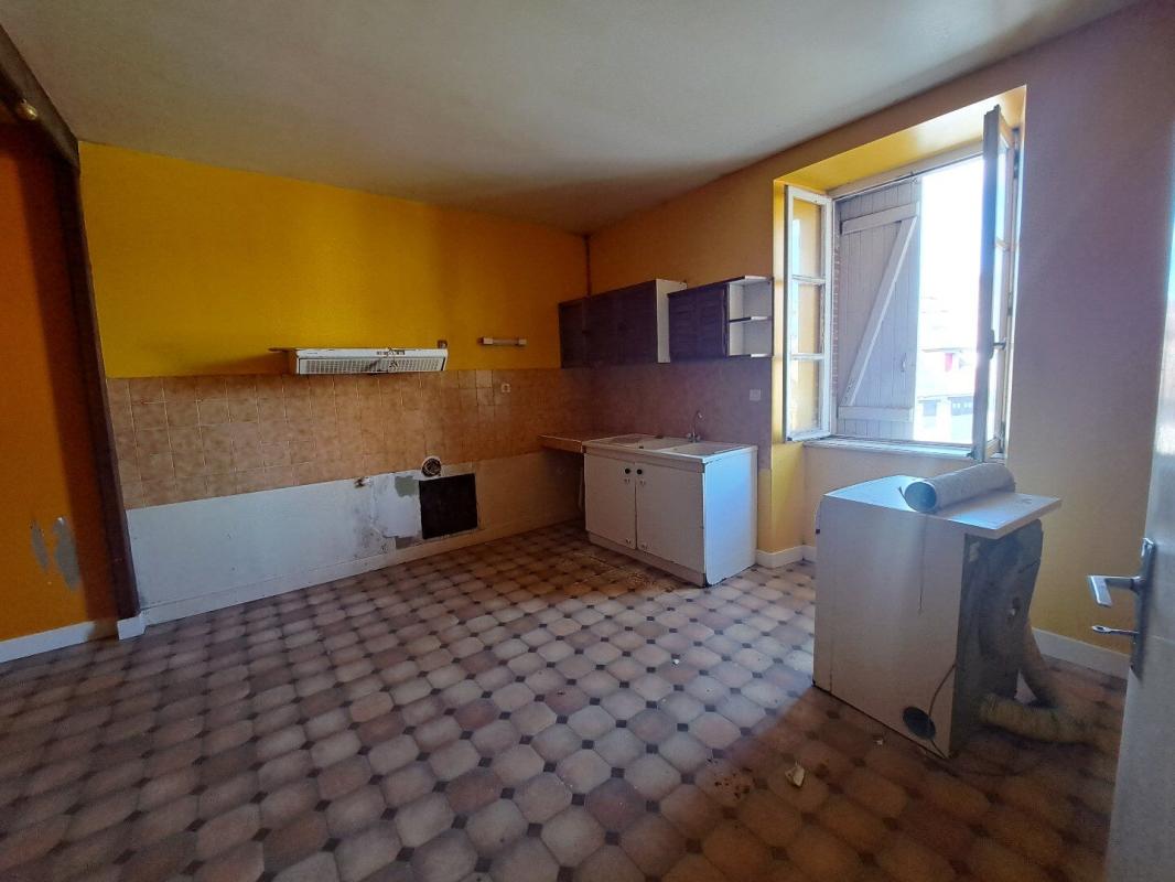 5 bedroom maison de village in Benayes, Corrèze, France