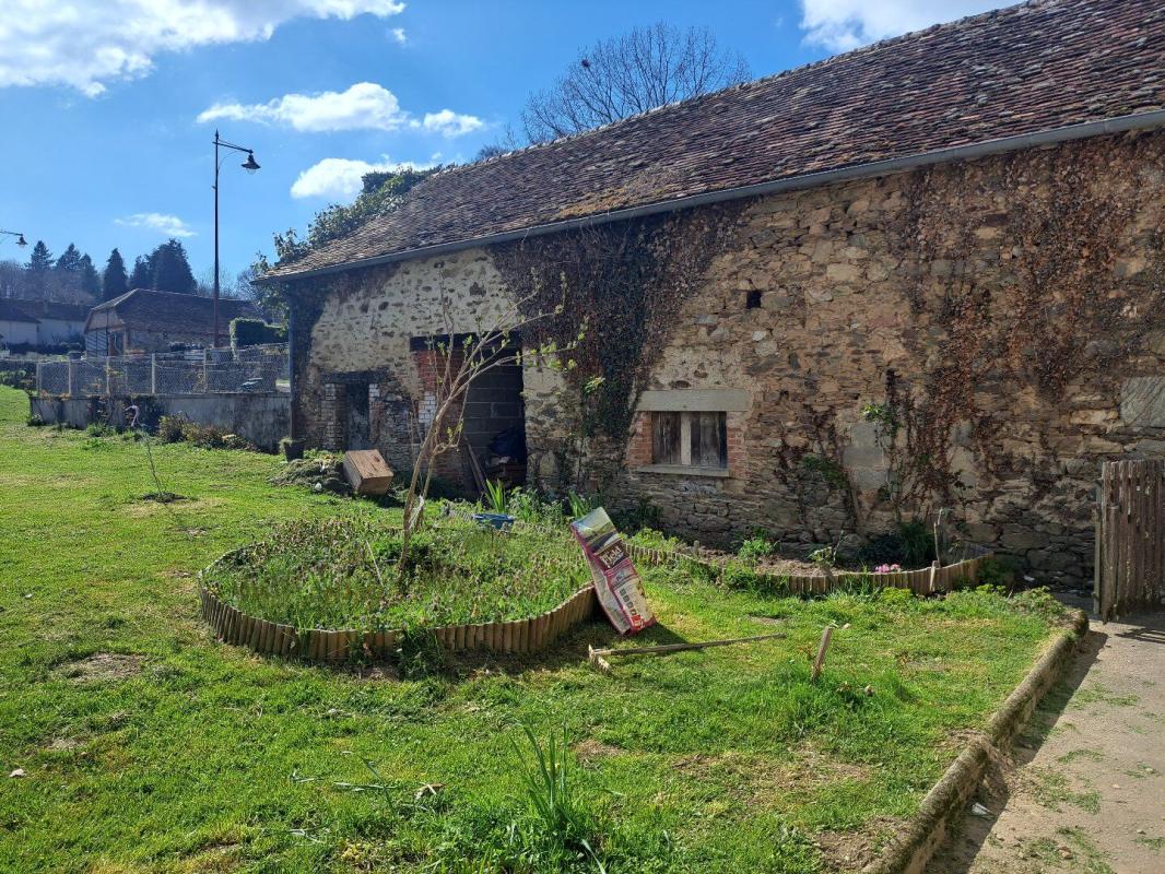 5 bedroom maison de village in Benayes, Corrèze, France