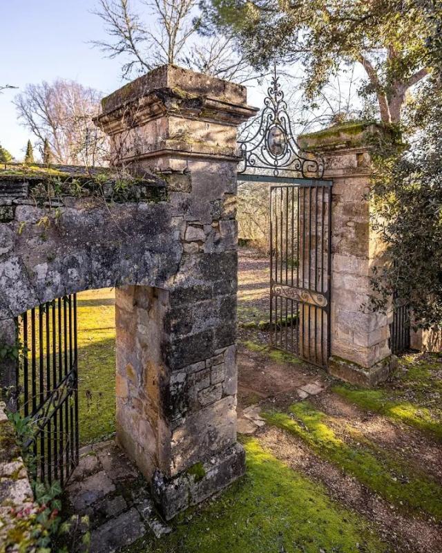 7 bedroom chateau in Paunat, Dordogne, France