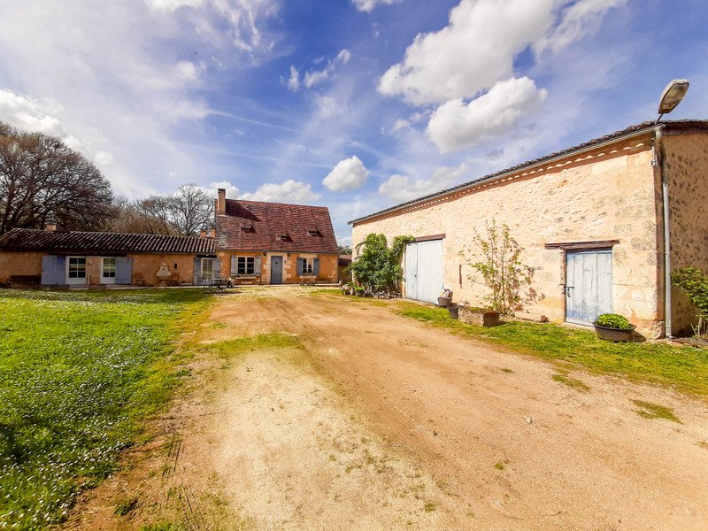 3 bedroom corps de ferme in Antonne Et Trigonant, Dordogne, France
