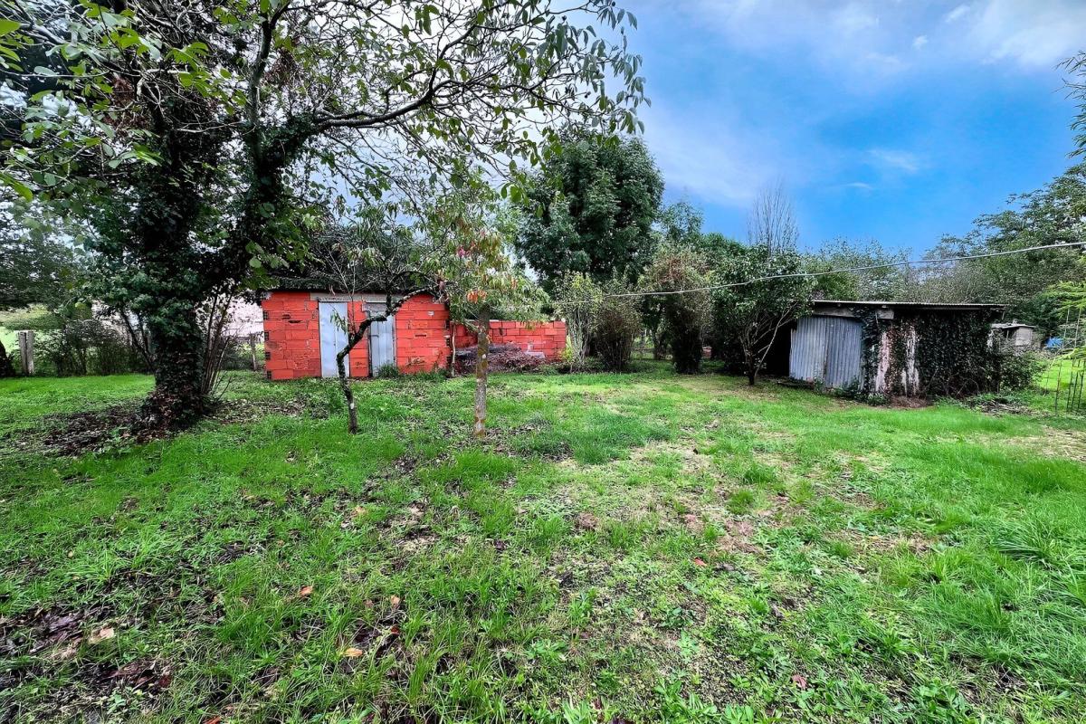 4 bedroom maison in Roumazieres, Charente, France