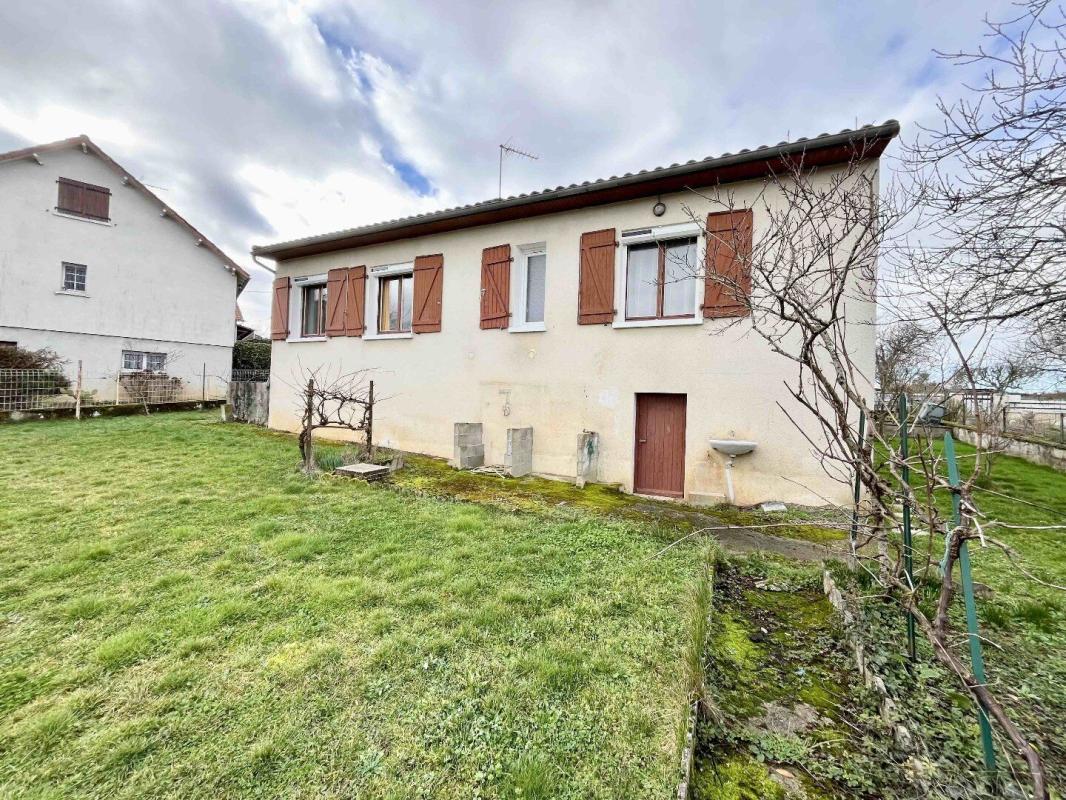 2 bedroom maison individuelle in L Isle Jourdain, Vienne, France