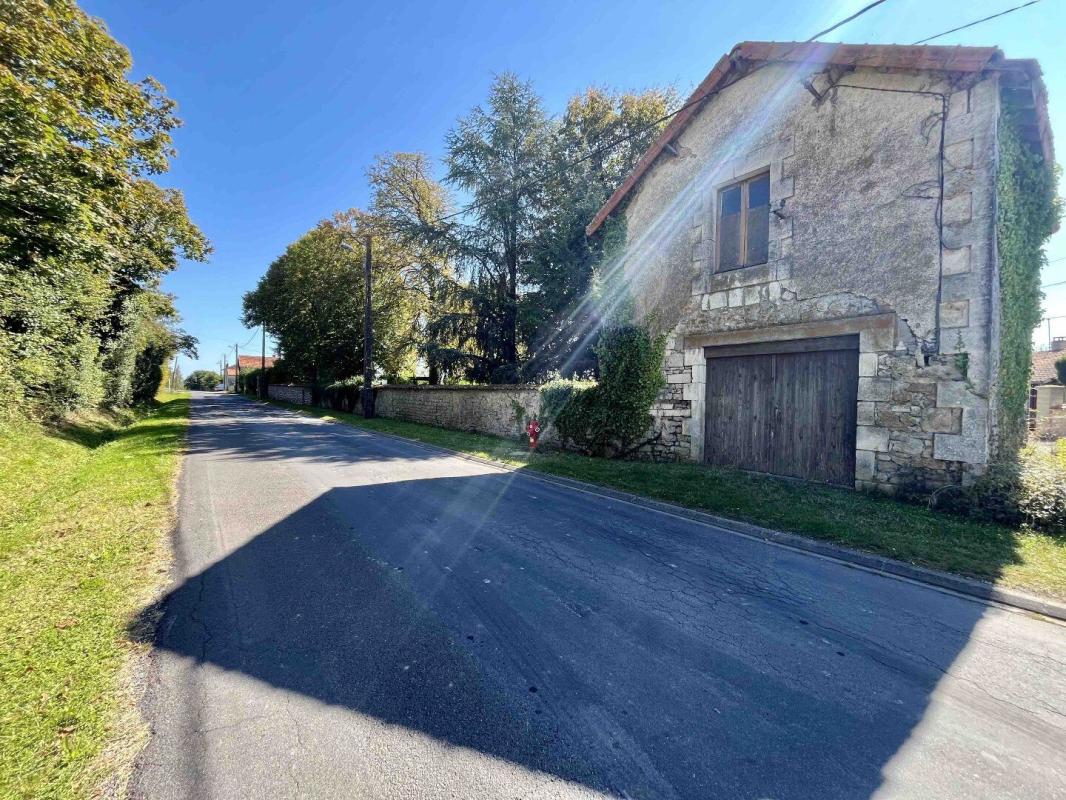 5 bedroom maison de maitre in Charroux, Vienne, France