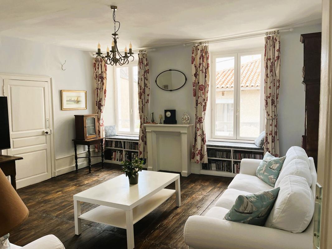 4 bedroom maison en pierres in Rochechouart, Haute-Vienne, France