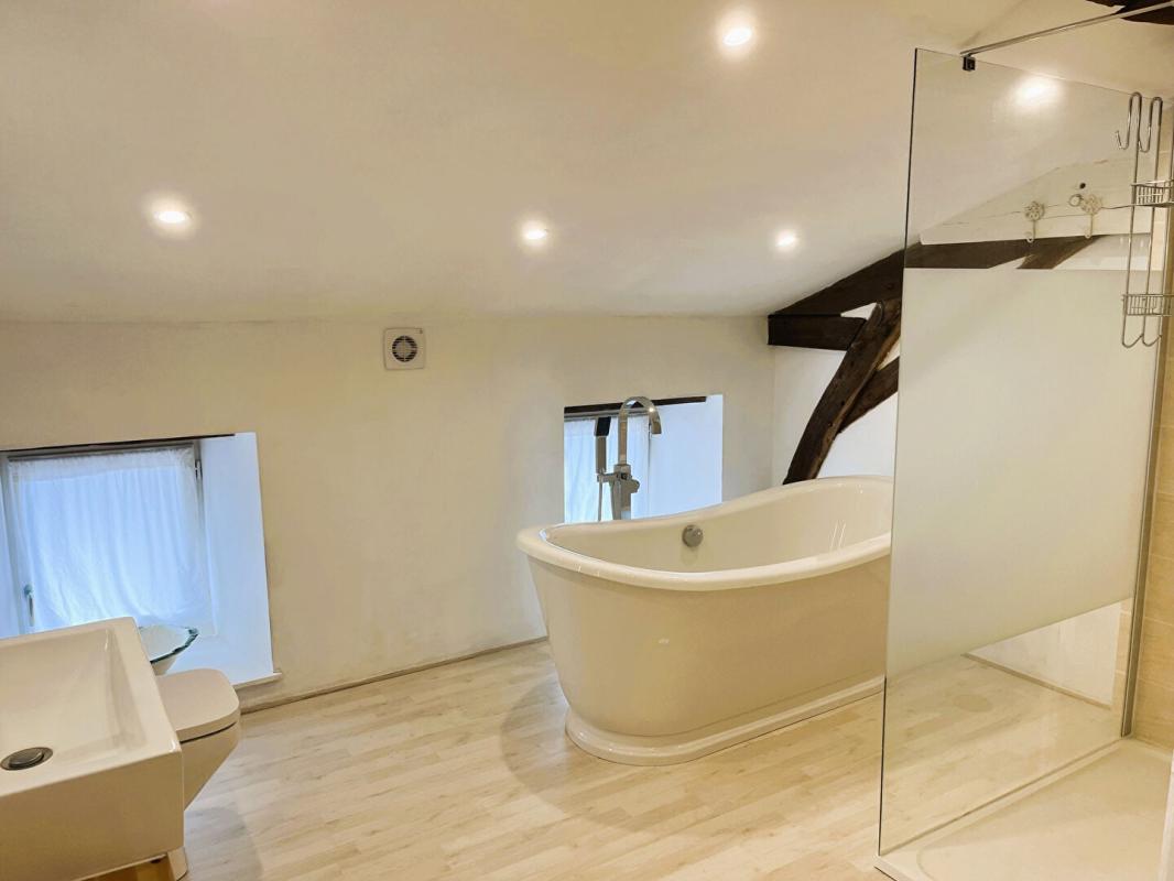 4 bedroom maison en pierres in Rochechouart, Haute-Vienne, France