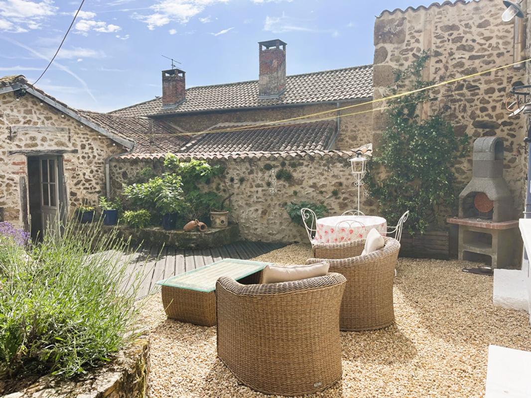 4 bedroom maison en pierres in Rochechouart, Haute-Vienne, France