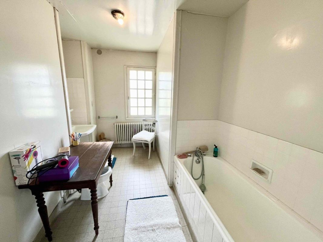 10 bedroom maison in Ansac Sur Vienne, Charente, France