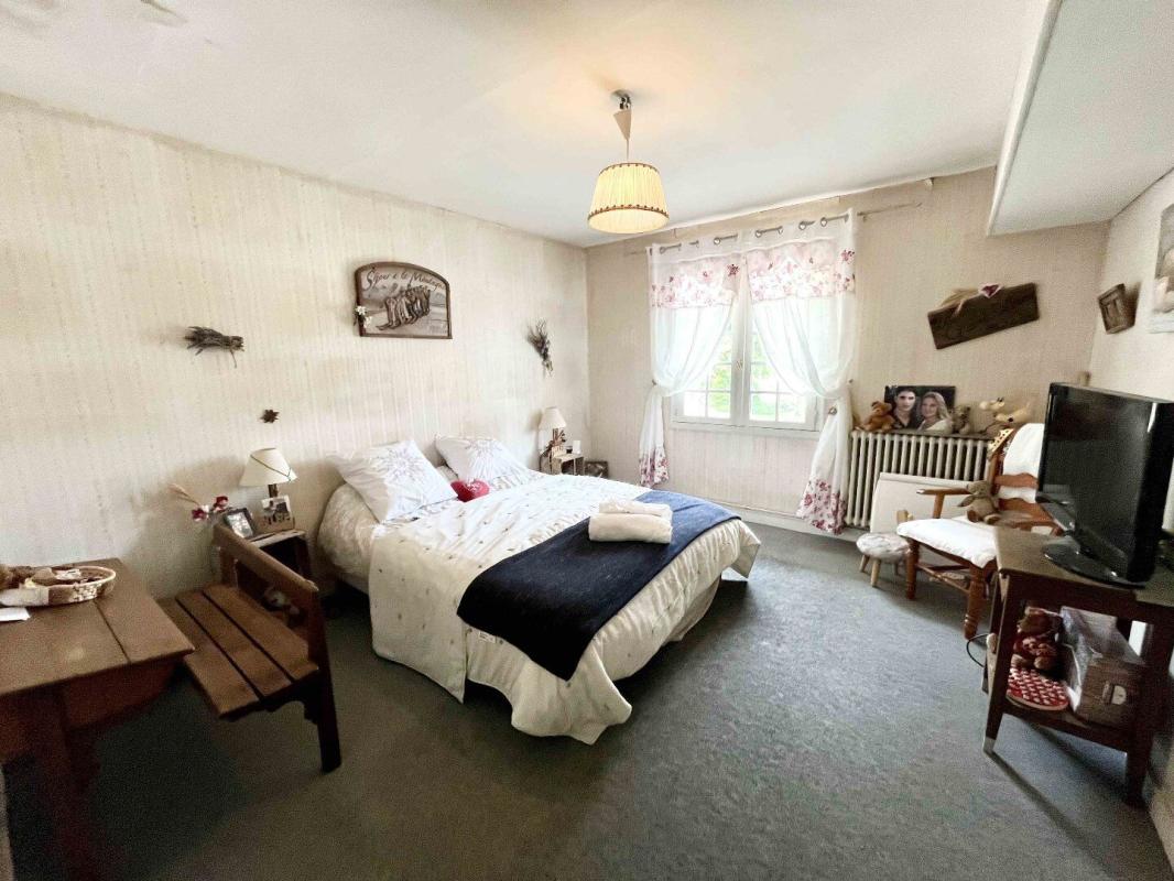 10 bedroom maison in Ansac Sur Vienne, Charente, France