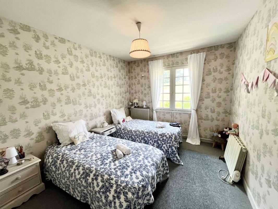 10 bedroom maison in Ansac Sur Vienne, Charente, France