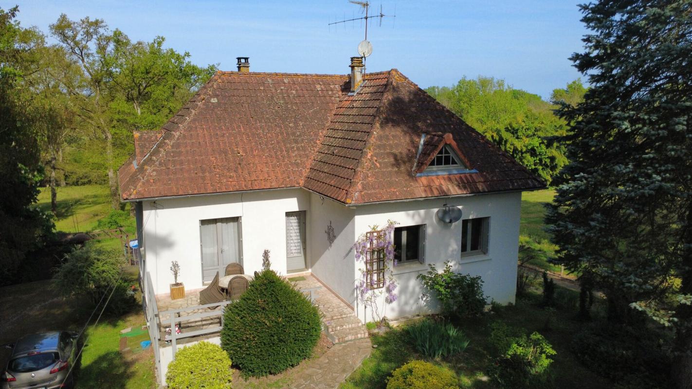 5 bedroom maison in Pressac, Vienne, France