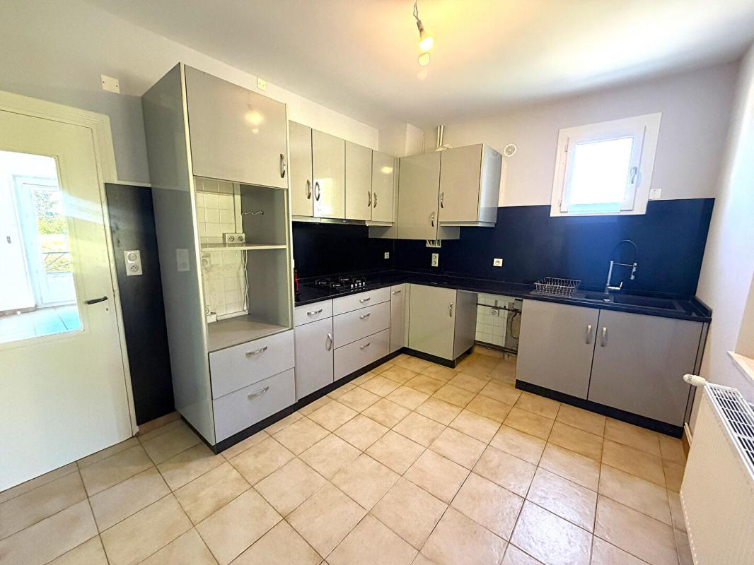 4 bedroom maison in Exideuil, Charente, France