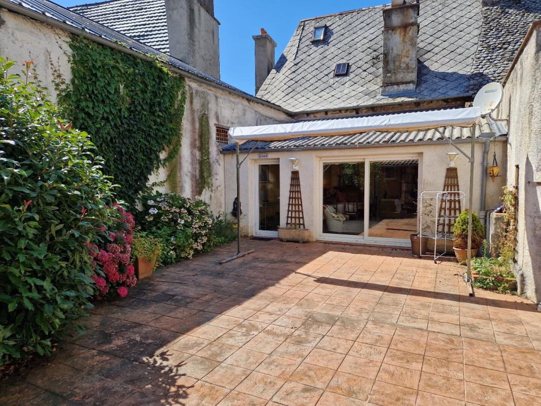 4 bedroom maison de village in Saint Mamet La Salvetat, Cantal, France