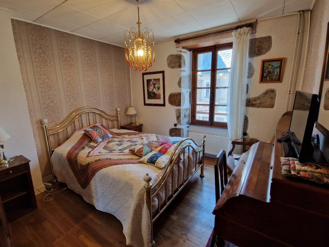 4 bedroom maison de village in Saint Mamet La Salvetat, Cantal, France