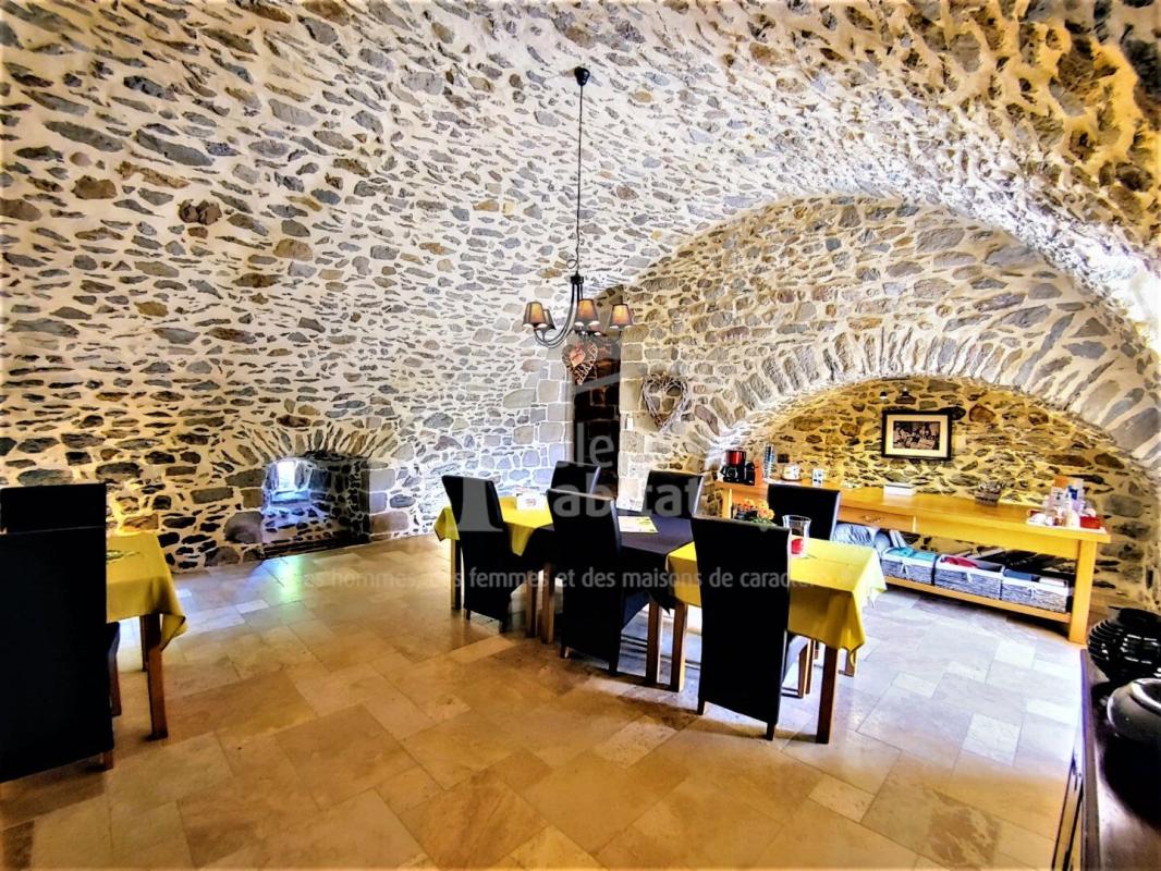 7 bedroom chateau in Capdenac, Lot, France