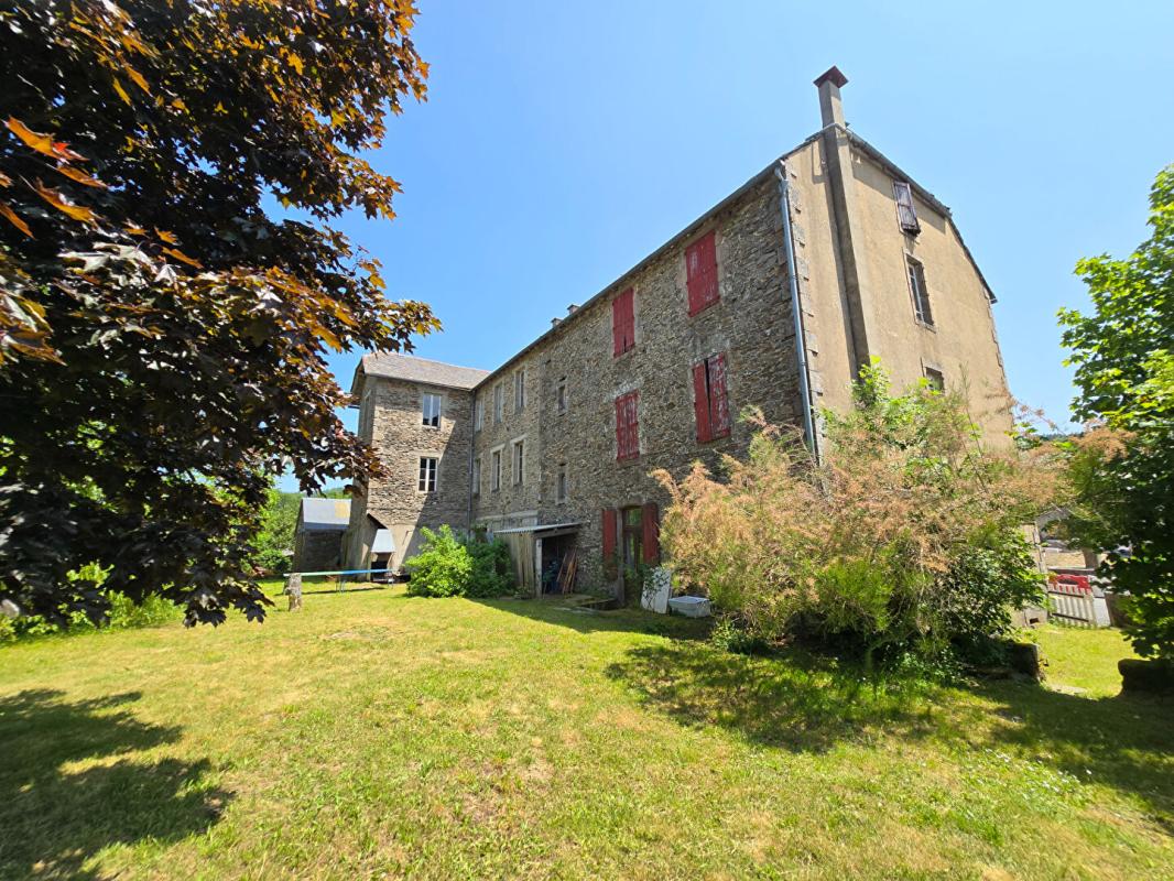 14 bedroom immeuble in Salles Curan, Aveyron, France