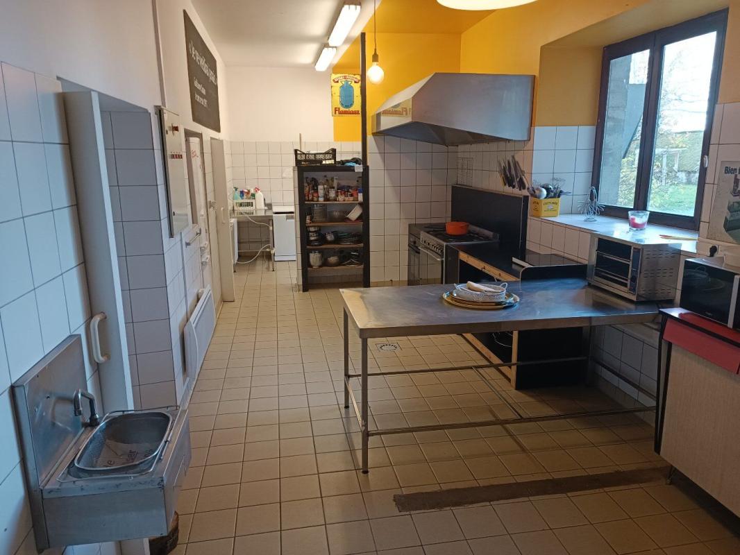 14 bedroom immeuble in Salles Curan, Aveyron, France