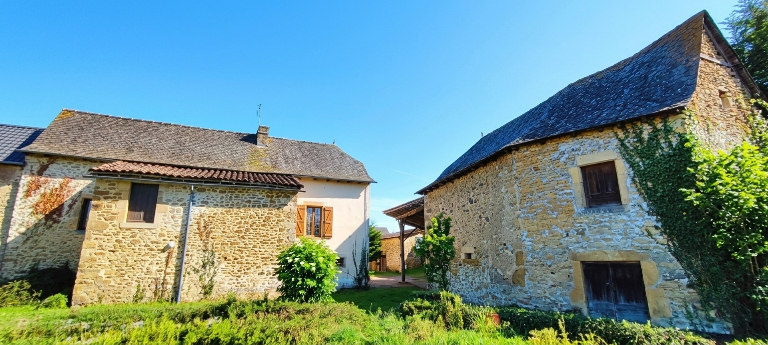 3 bedroom maison en pierres in Valzergues, Aveyron, France
