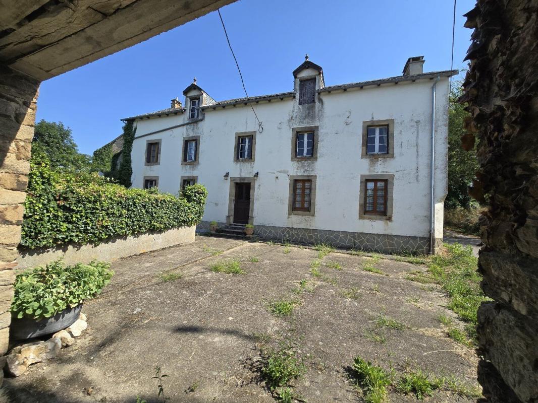 6 bedroom corps de ferme in Durenque, Aveyron, France
