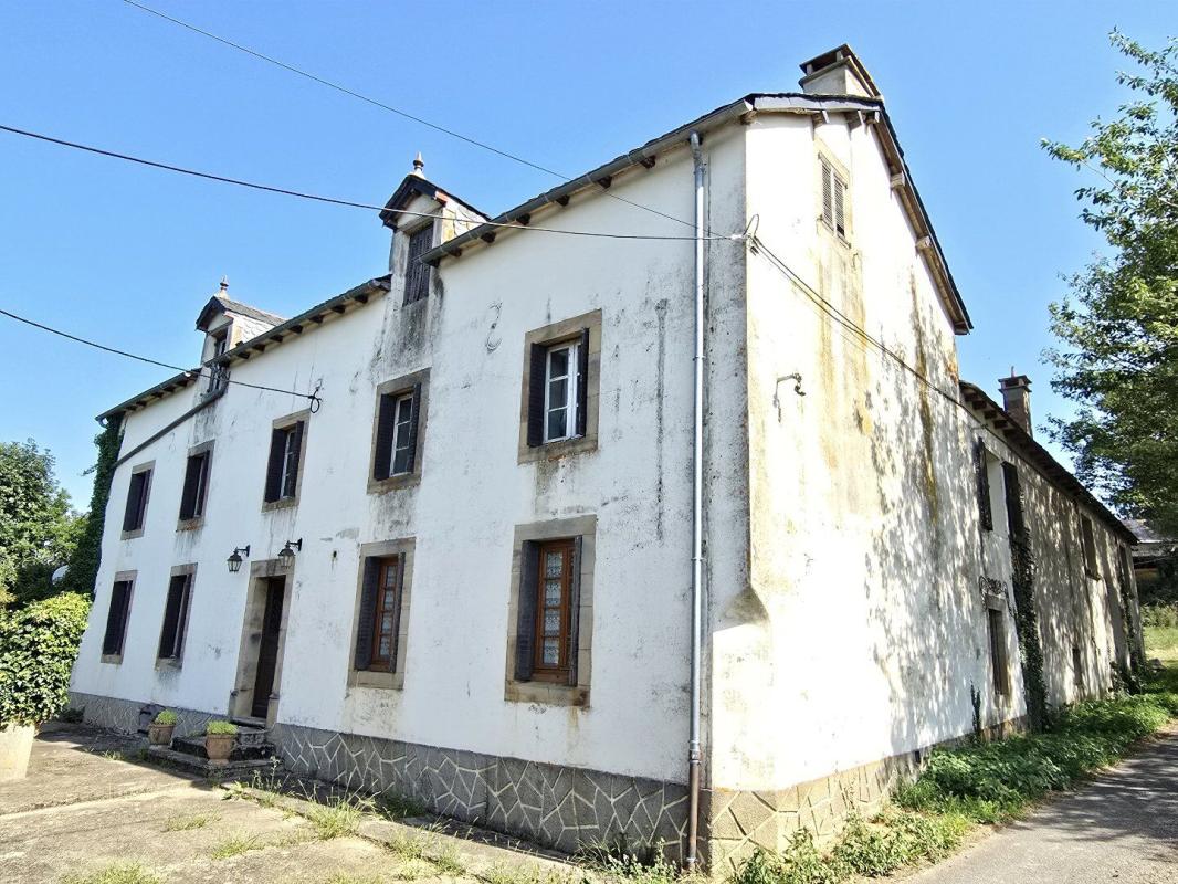 6 bedroom corps de ferme in Durenque, Aveyron, France