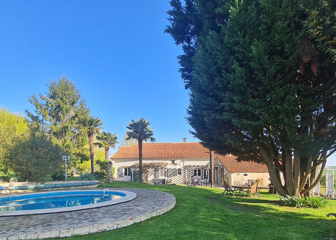 5 bedroom demeure in Lamontjoie, Lot-et-Garonne, France