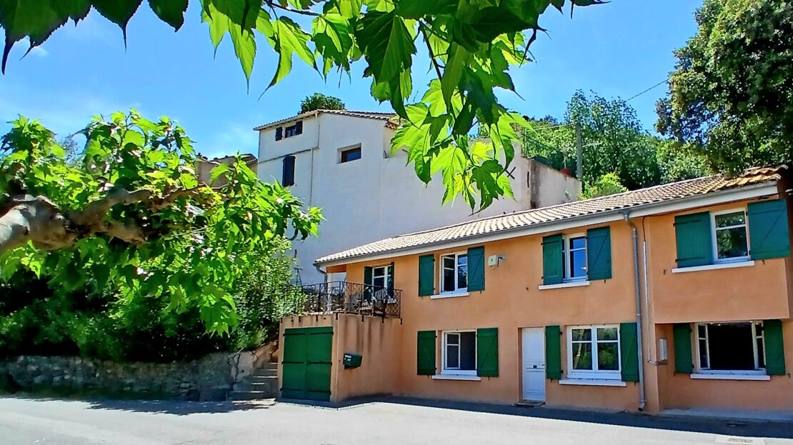 4 bedroom House in Roquebrun, Herault, France – er297000e