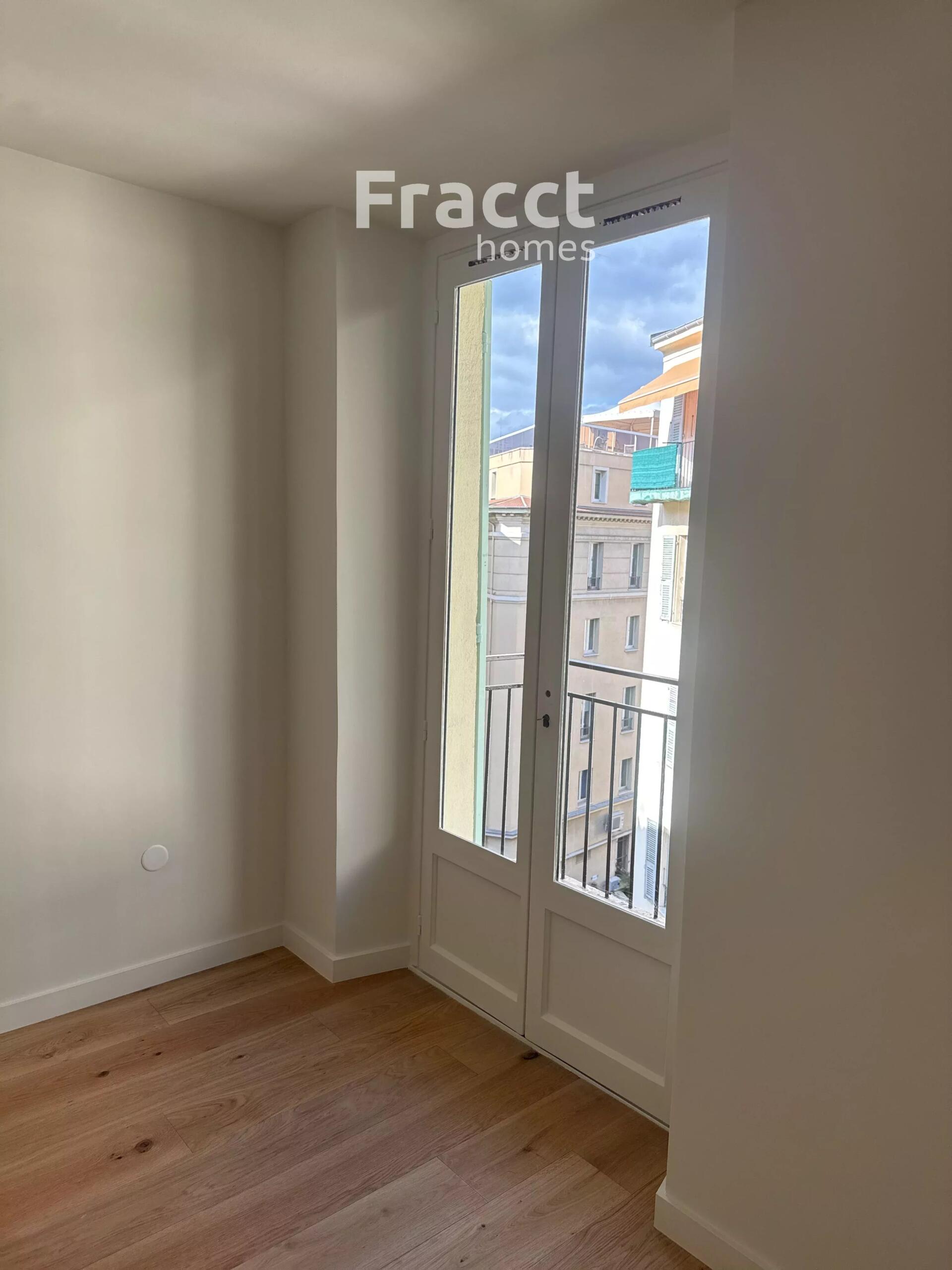 Apartment in Nice, Alpes-Maritimes, France – 87036336