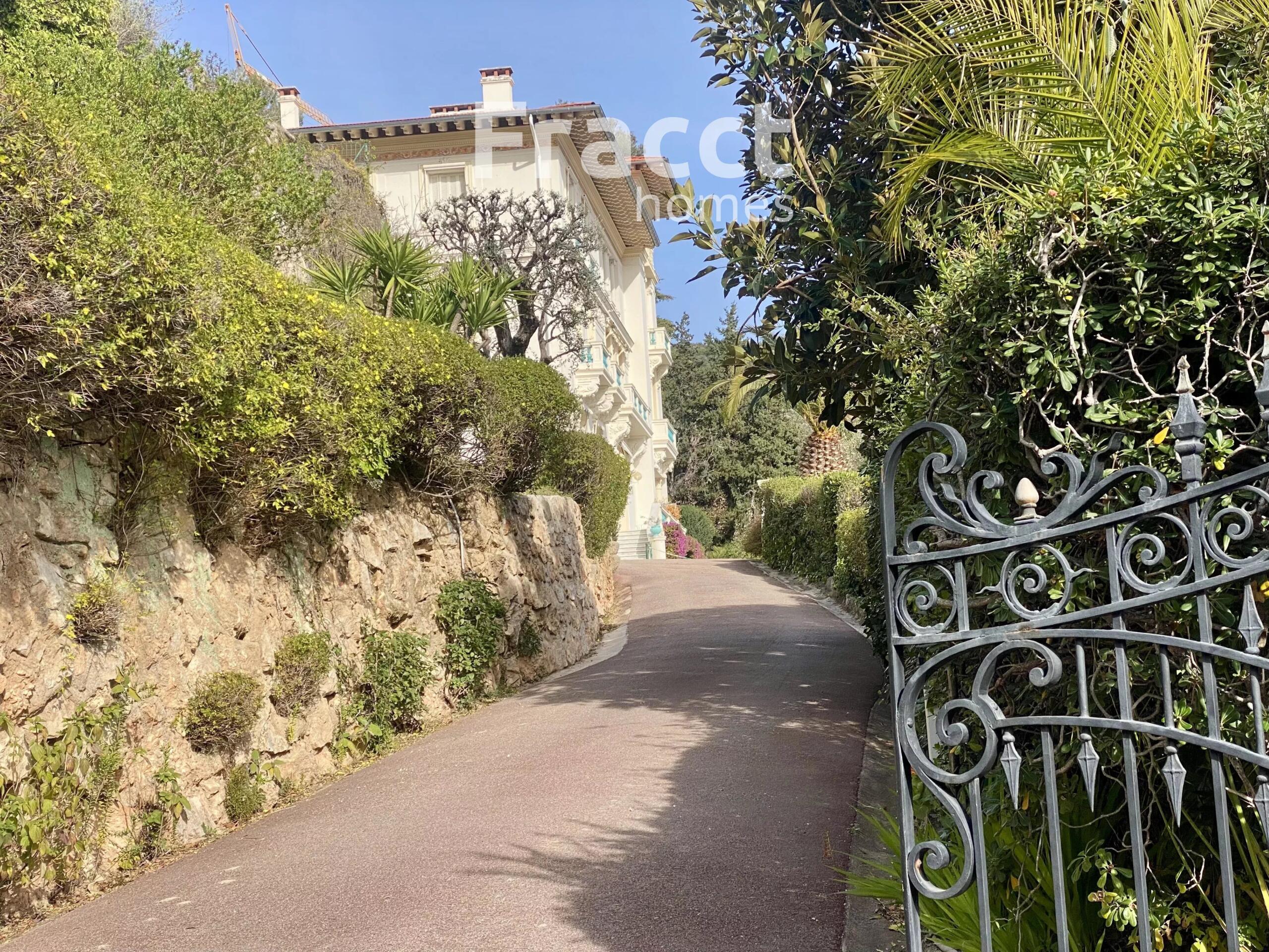 Apartment in Beaulieu-sur-Mer, Alpes-Maritimes, France – 86749697