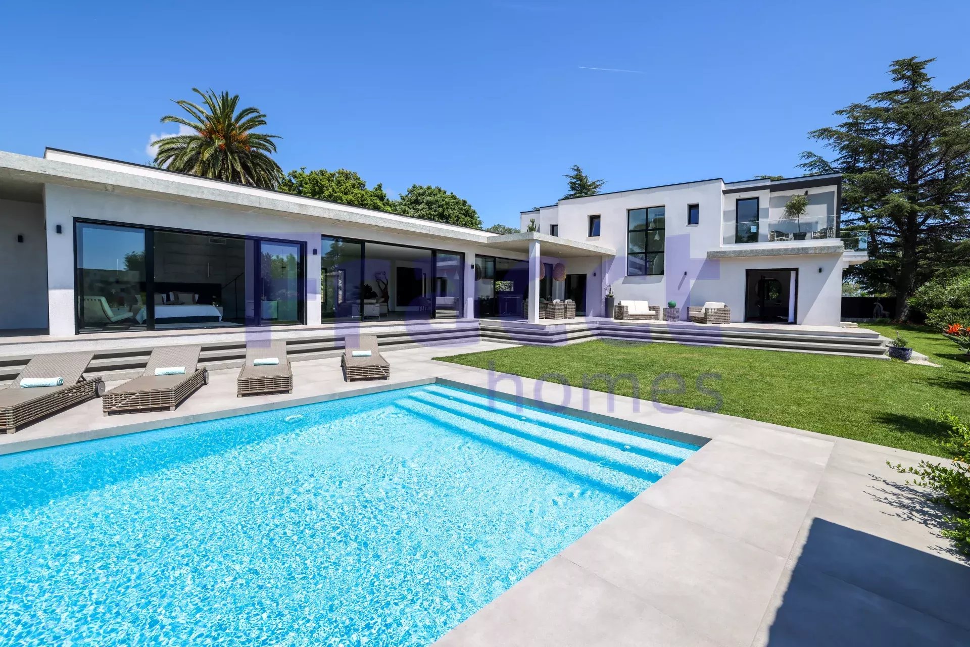 Villa in Biot, Alpes-Maritimes, France – 86398576
