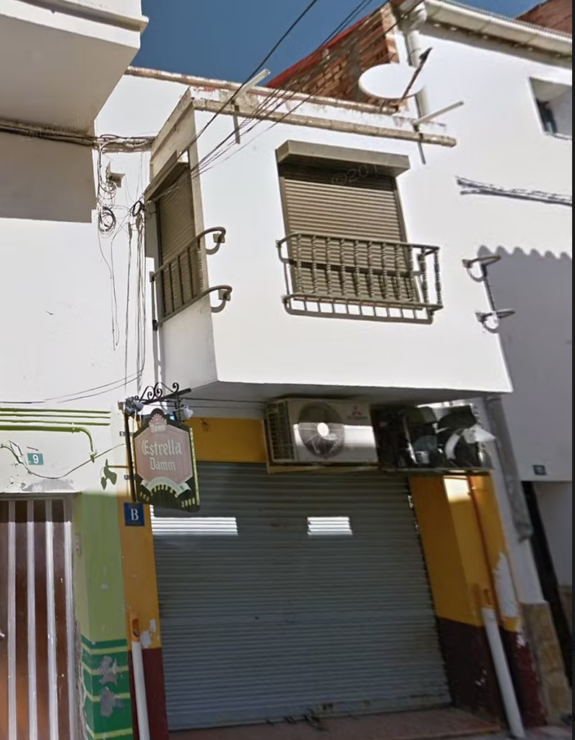 Bar / Restaurant with 2-Bedroom Apartment Above in Tarragona – Spain