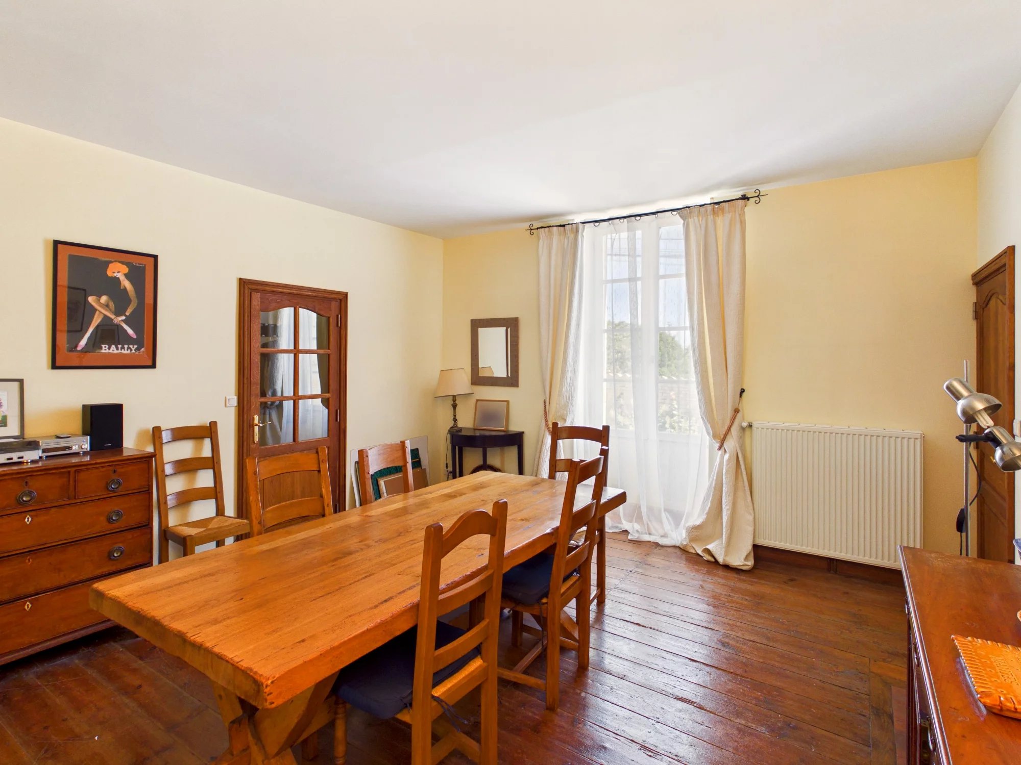 Fabulous Maison de Maître with heated swimming-pool, guest house and private gardens, Poitou-Charentes – France – BVI85926
