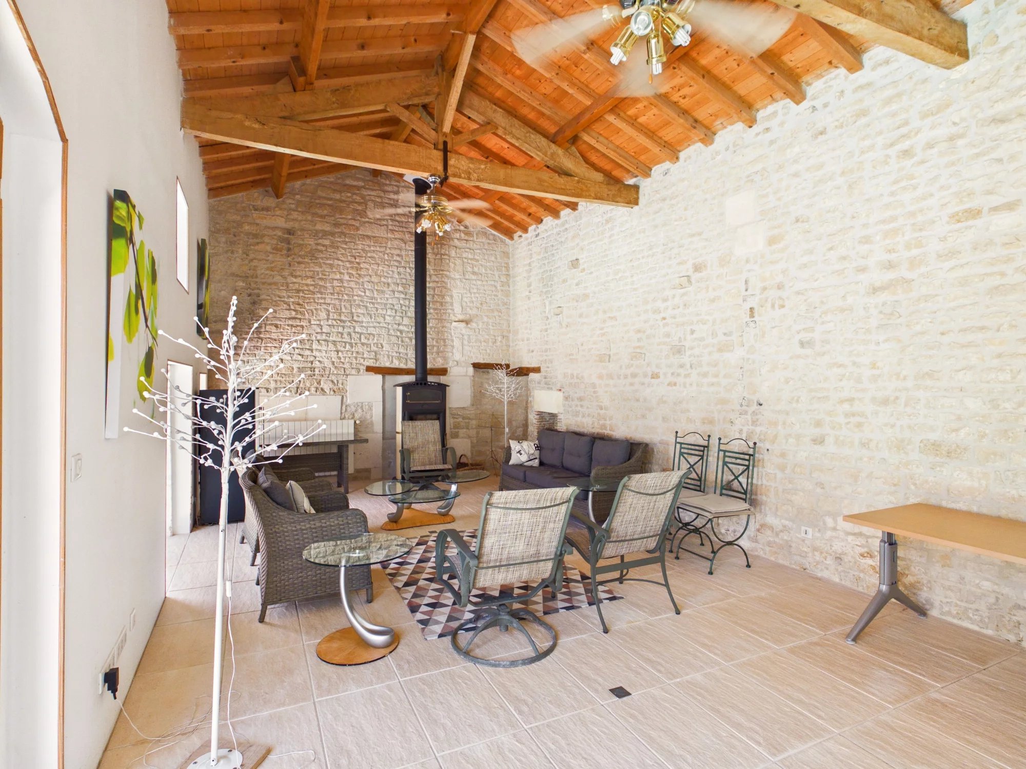 Fabulous Maison de Maître with heated swimming-pool, guest house and private gardens, Poitou-Charentes – France – BVI85926
