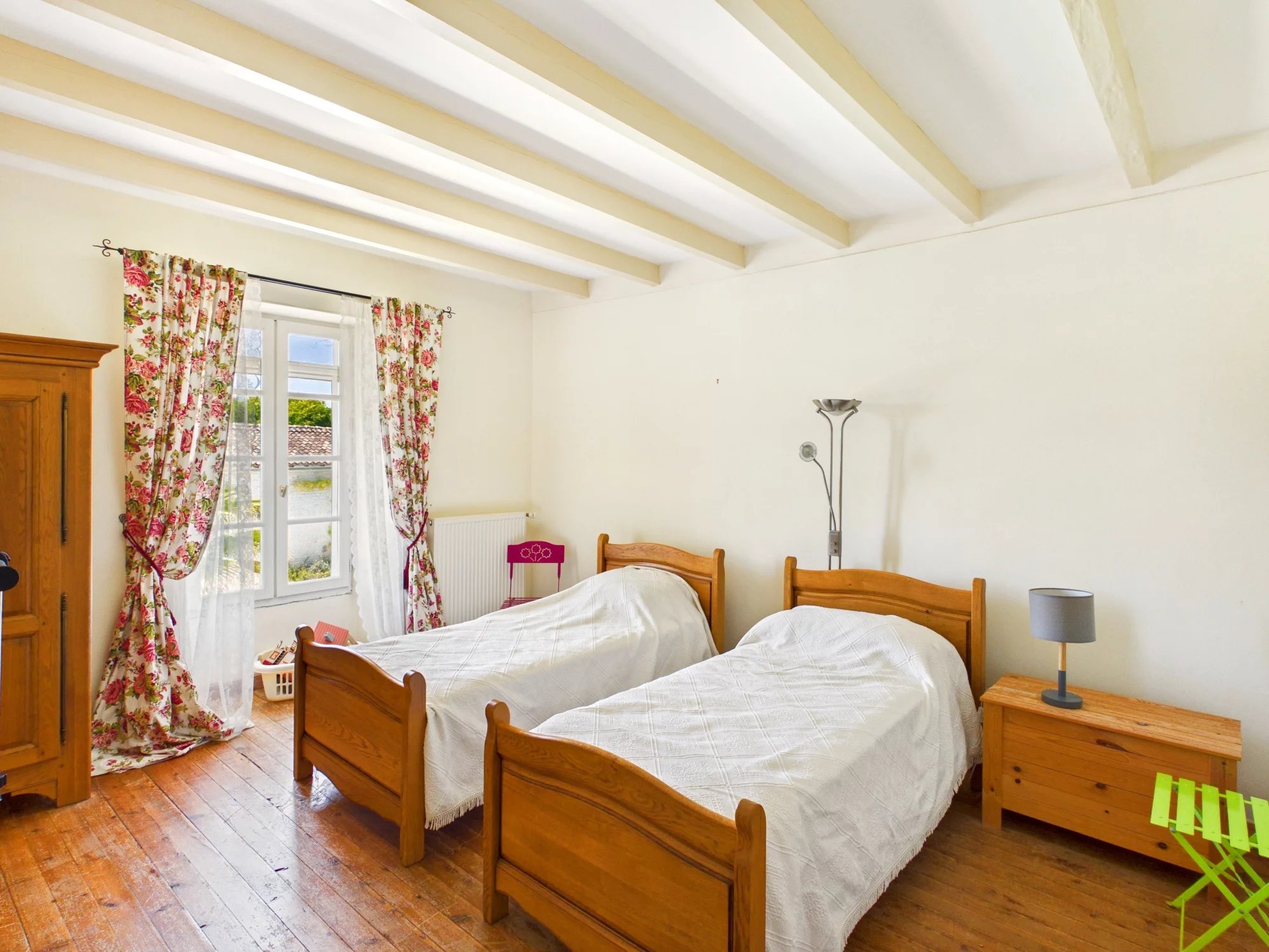 Fabulous Maison de Maître with heated swimming-pool, guest house and private gardens, Poitou-Charentes – France – BVI85926