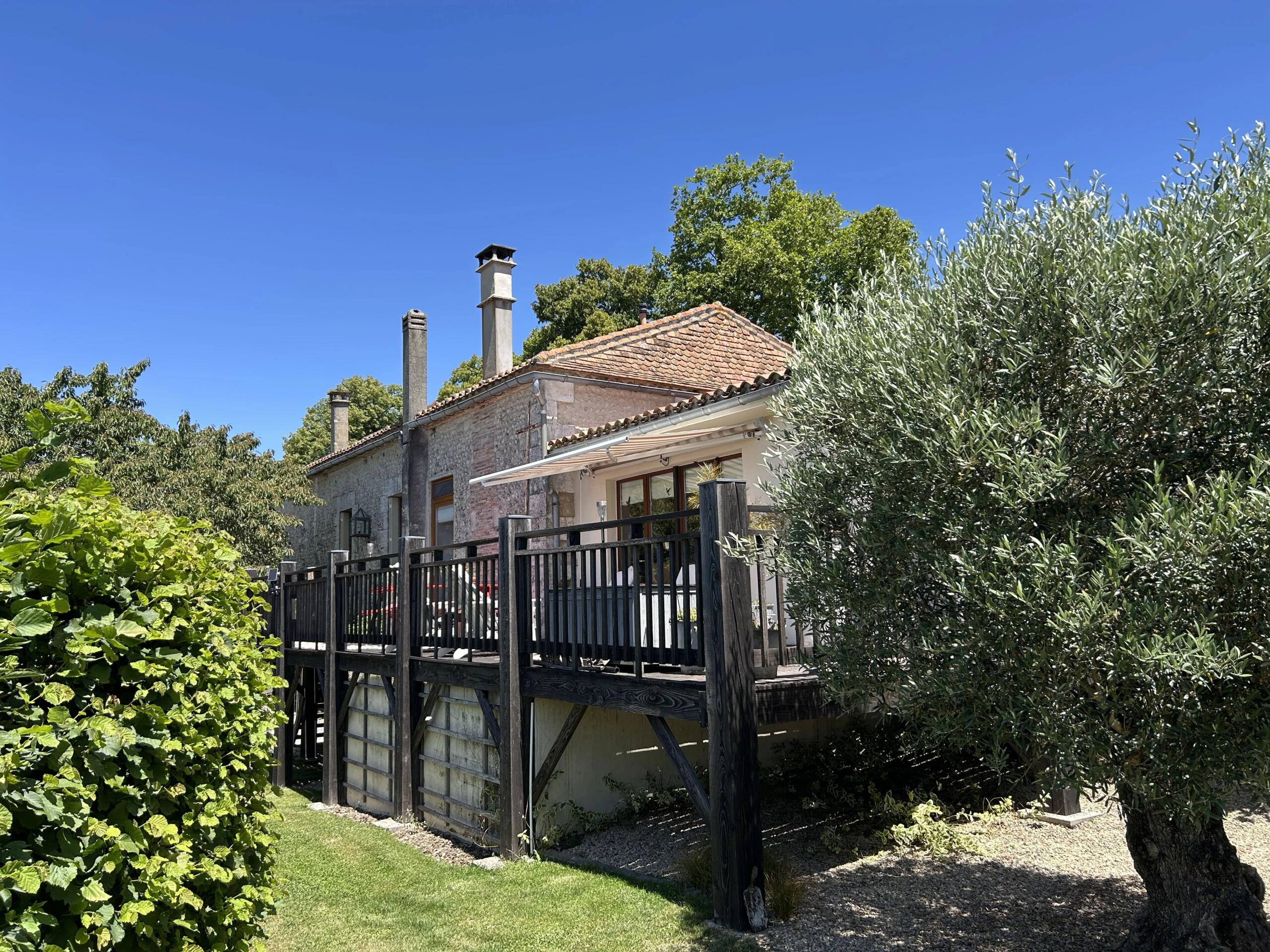 4 bed, stone built, character detached village property, Poitou-Charentes – France – BVI86120